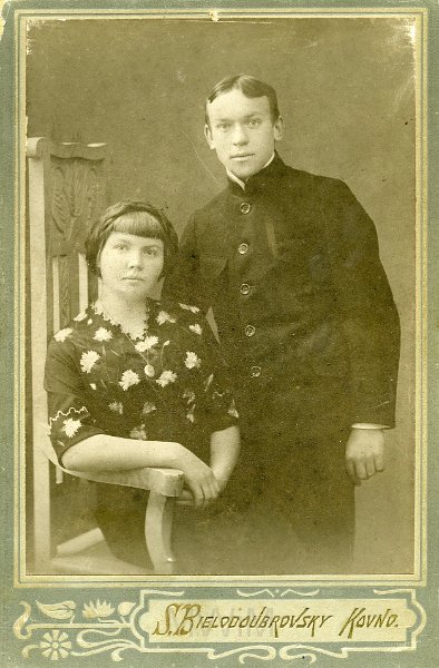 KKE 4114.jpg - Rodzice. Genowefa (Kondracka) i Włodzimierz Zabagońscy, 21 I 1913 r.